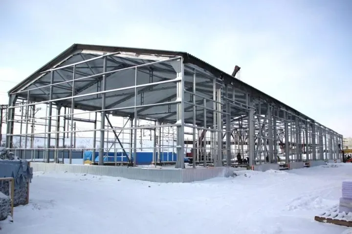 картинка-ссылка на статью: Какие материалы используются для каркаса ангаров в Юрибее?